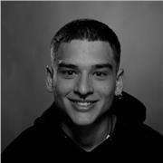 Profesor novel y agradable para jóvenes sin limites